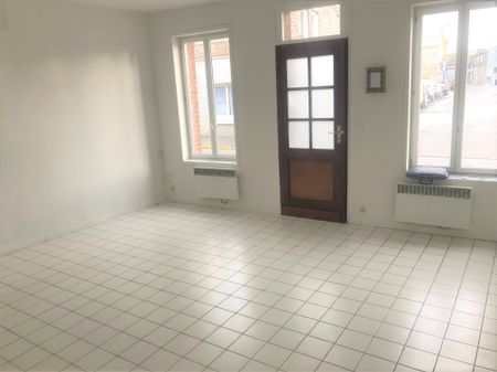 MAISON MARLY 2 CHAMBRES + COUR - Photo 2