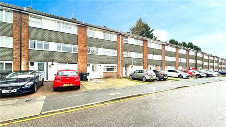 5 bedroom house to rent Brendon Avenue, Luton, Bedfordshire, LU2 - Photo 5