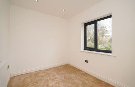 4 bedroom detached house to rent - Photo 5