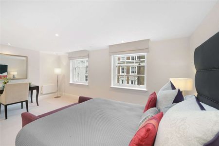 A modern three bedroom apartment ideally located near the amenities of Oxford Street. - Photo 4