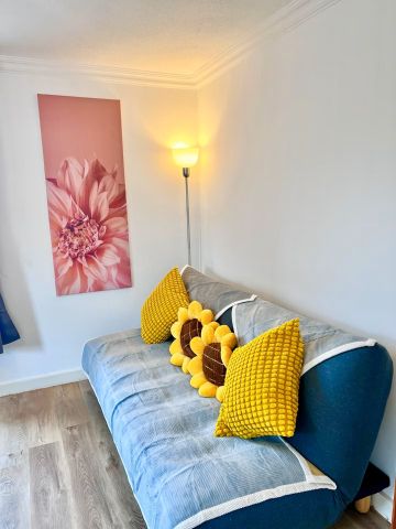 1 Bed Flat, Robertson's Count, EH8 - Photo 3