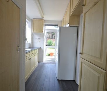 Lynch Hill Lane, Slough, Berkshire,SL2 - Photo 5