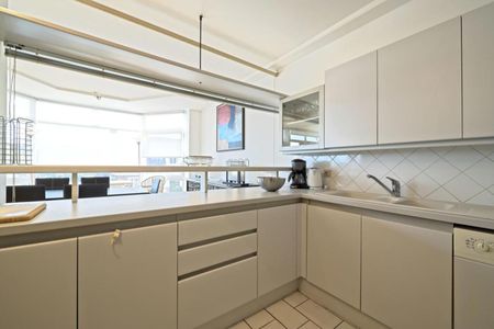 Quartier Roosevelt - Appartement meublé de +/- 160 m² - 3 ch & 3 sdb - Foto 2