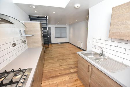 3 bedroom terraced house to rent - Photo 5