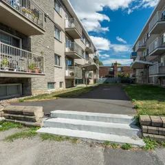 1 room apartment of 56m² in Montreal - Photo 2
