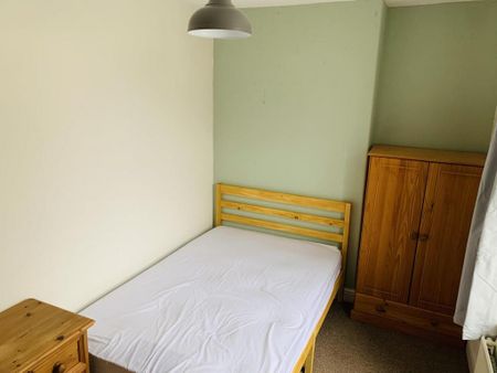 2 bedroom private hall to rent - Photo 5