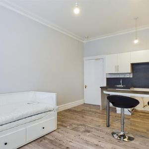 Chantry Road Clifton, Bristol - 1 bedroomProperty for lettings - Chasebuchanan - Photo 2