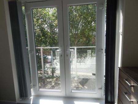 1 bedroom in a house share to rent - Photo 4