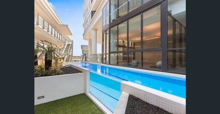 Bayside Panorama Paradise with Separate Study - Photo 2