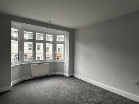 3 bedroom flat to rent - Photo 4