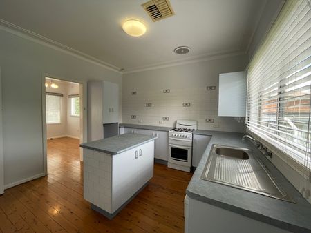 39 Caroline Street, Dubbo NSW 2830 - House For Rent | Domain - Photo 3
