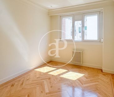 Flat for rent in Recoletos (Madrid) - Photo 4