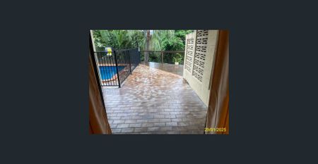 Small complex with Pool - Photo 5