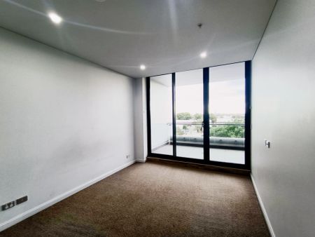 1 bed 1 bath*536 - Photo 2