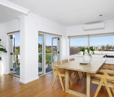 Sophisticated coastal living with sweeping Manly views - Photo 2