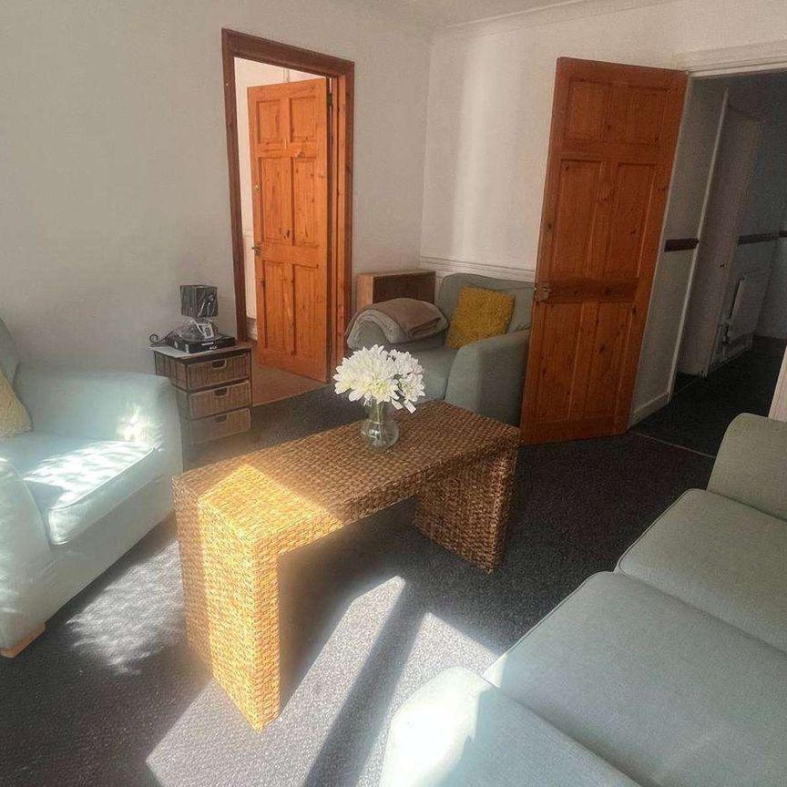 Downs Road Room 2 - Photo 1