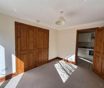 To Let 3 Bed House - Detached New Brighton Road, Sychdyn, Mold £1,2... - Photo 4