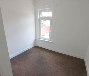 37 Castlereagh Parade, Belfast, BT5 5GT - Photo 3