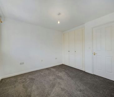 Terraced House to rent on - Photo 3