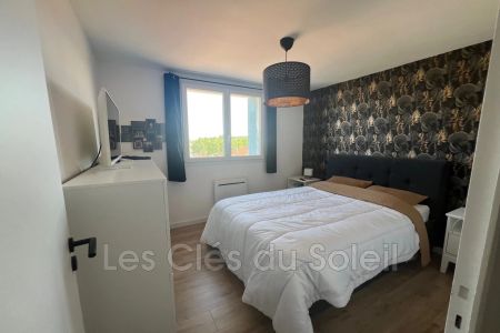 Location appartement 3 pièces 74 m² La Seyne-sur-Mer - Photo 4