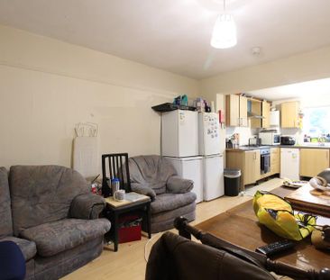 6 bedroom terraced house to rent - Photo 1