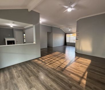 Coastal Comfort and Convenience - Your Secret Harbour Retreat Awaits - Photo 4