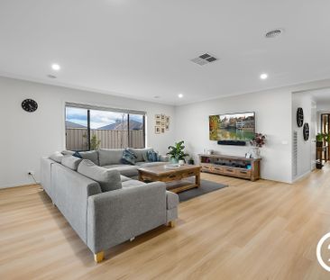 The Perfect Designed Family Home - Photo 1