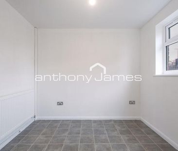 3 bedroom end of terrace house to rent - Photo 1