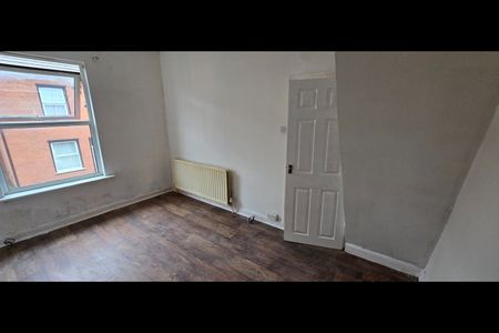 2 Bed Terraced House, Aviary Terrace, LS12 - Photo 3