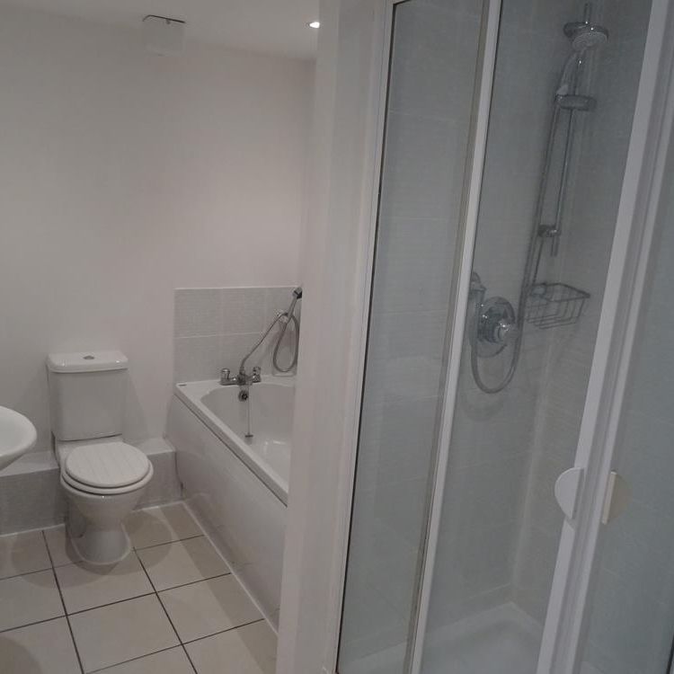 Available 2 Bed Apartment - Photo 1