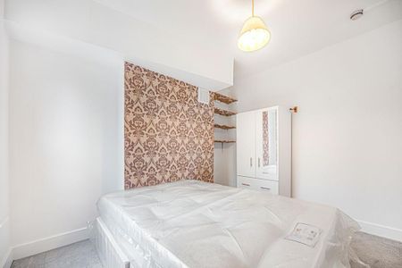 4 bedroom terraced house to rent - Photo 4