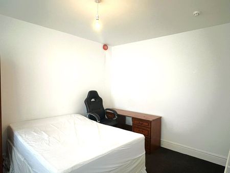 High Street, Bangor, Gwynedd, LL57 - Photo 5