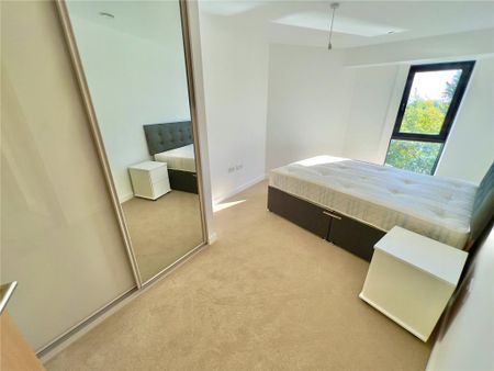 2 bedroom flat to rent - Photo 3