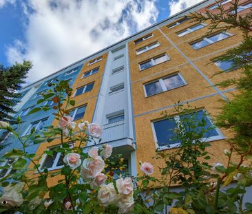 ++ sonnige 2-Raum-Wohnung mit Balkon & netter Hausgemeinschaft - in... - Photo 1