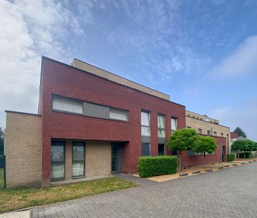 Gezellig appartement net buiten het centrum, terras en lift - Foto 1