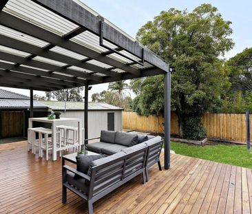 Charmingly renovated on a beautifully manicured block - Photo 6