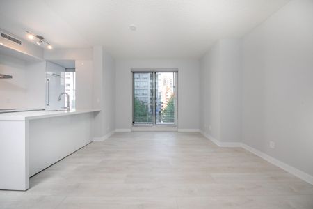 For Lease - 2221 Yonge Street Unit# 304, Toronto, Ontario - Photo 2