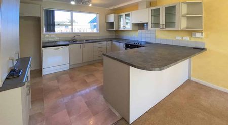 Great Home, Great Location! - Photo 5