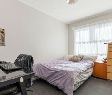 Spacious 3-Bedroom Brick & Tile Home - Photo 2