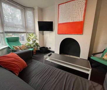 Bedroom Student House, LN1 - Photo 3