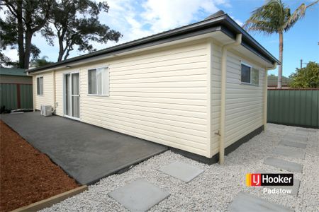 Bright & Modern 2-Bedroom Granny Flat - Photo 4