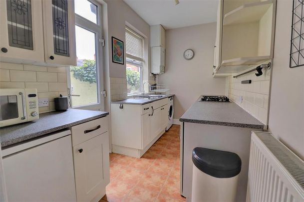 2 bedroom terraced house to rent - Photo 1