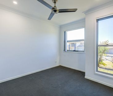 Lovely Family Home - Close to Schools - Photo 4