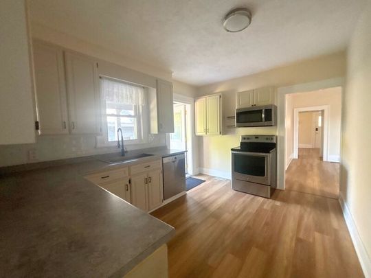 $1,949 / 2 br / 1 ba / 47 superior st - Photo 1
