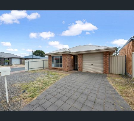 18 Garrad Street, Blakeview, SA 5114 - Photo 2