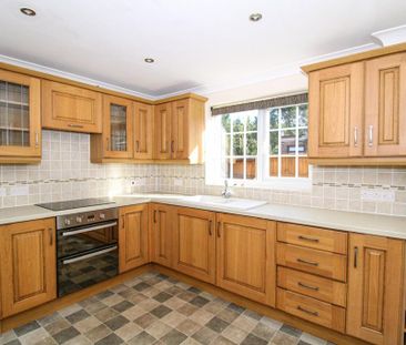 3 bedroom detached house to rent - Photo 2