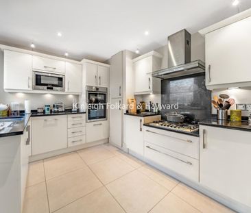 College Road, London SE21 - Photo 5