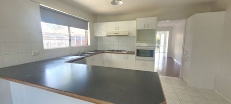 Family Home for Lease – 7 Amity Way, Cranbourne West - Photo 5