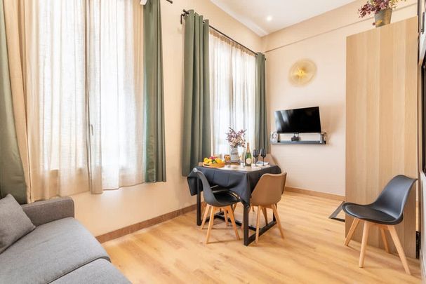 Rue Montgrand - Photo 1