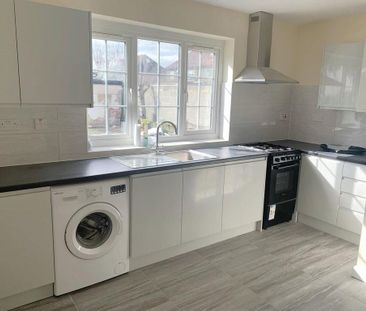 3 bedroom end of terrace house to rent - Photo 5